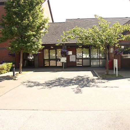 Hotel Campanile Milton Keynes - Fenny Stratford Exterior foto